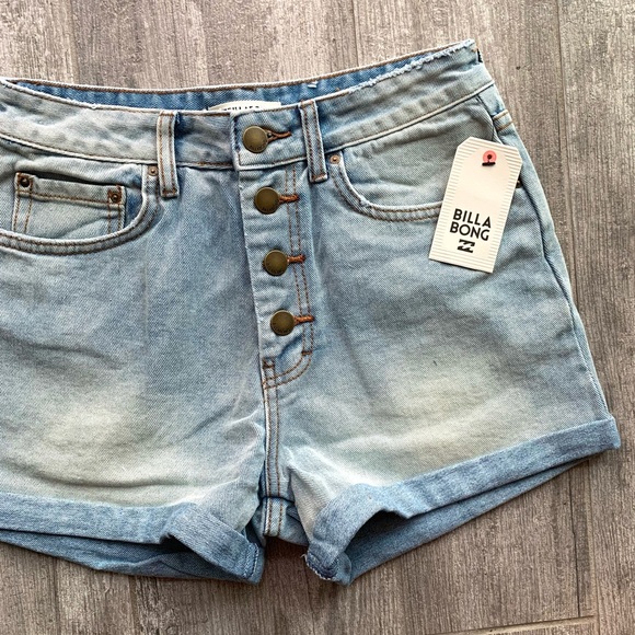 🔥🔥BILLABONG BUTTON FRONT HIGH TIDE SHORT🔥🔥